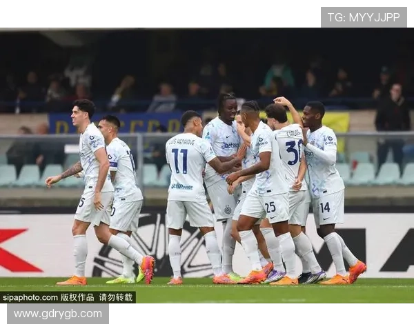 巴雷拉助攻乌龙泽林斯基破门 国米2比1逆转维罗纳获胜