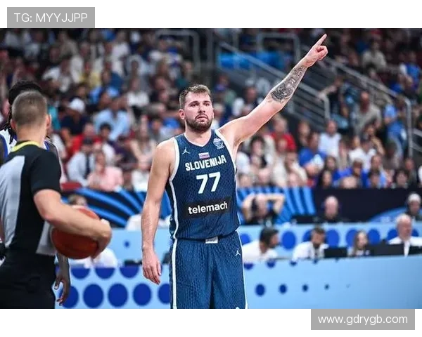 东契奇复出轰下准三双里夫斯爆发助湖人力克灰熊强势取胜稳固排名